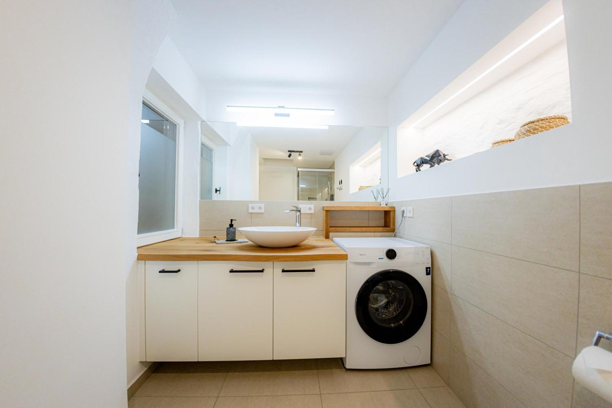 Highlight Am Stadtplatz Muehldorf - C4S Come4Stay - 2 Zimmer Wohnung I Bis Zu 5 Gaeste Cameră foto