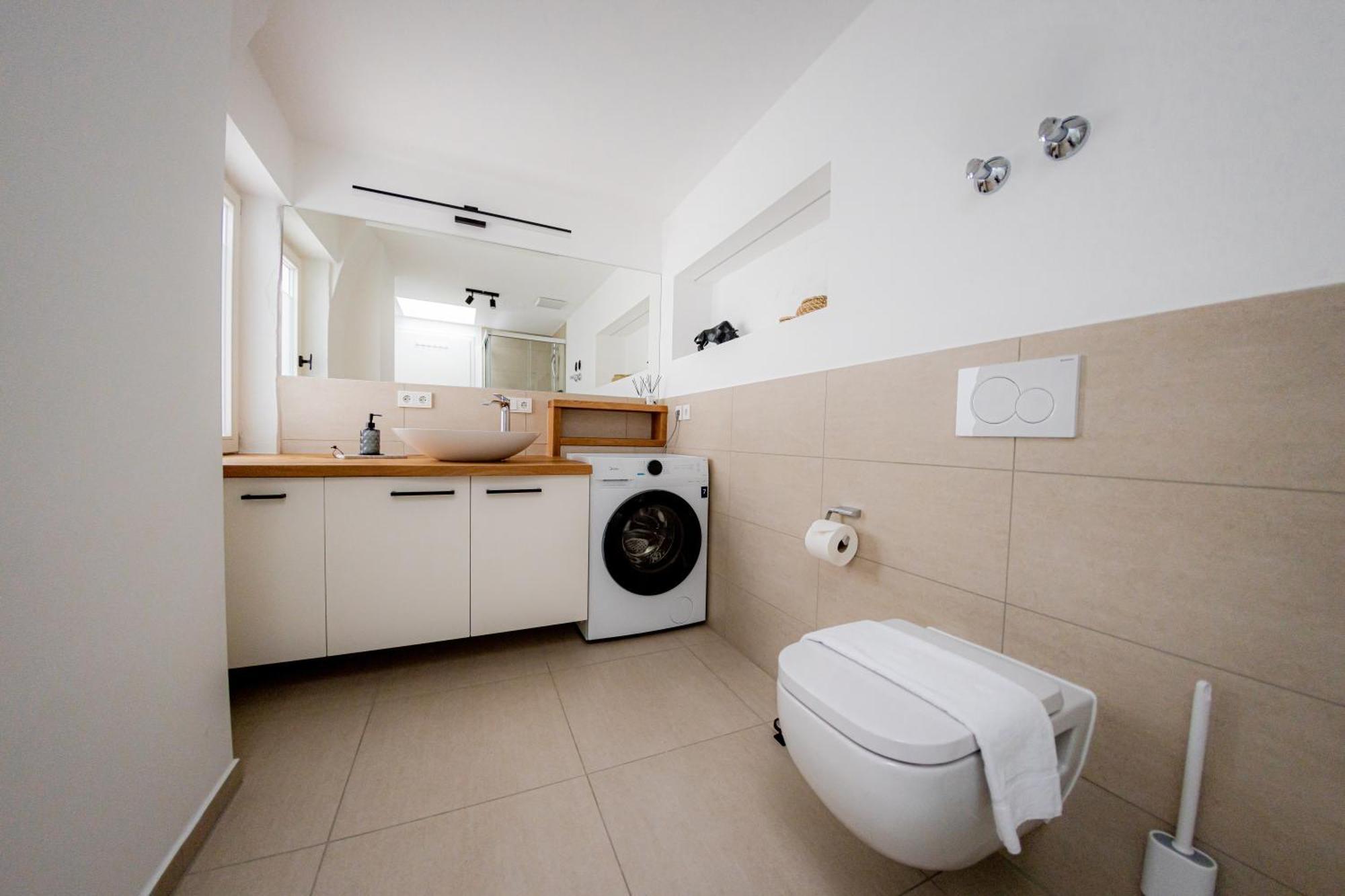 Highlight Am Stadtplatz Muehldorf - C4S Come4Stay - 2 Zimmer Wohnung I Bis Zu 5 Gaeste Cameră foto